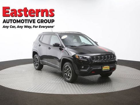 Used 2025 Jeep Compass Trailhawk AWD/4WD image 51