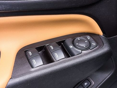 Used 2020 Chevrolet Equinox Premier AWD/4WD image 20
