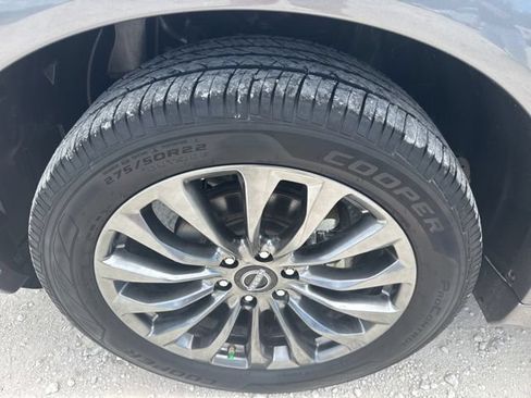 Used 2022 Nissan Armada Platinum w/ Captain's Chairs Package RWD image 31