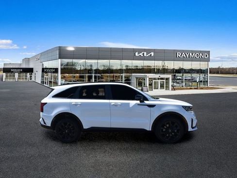 Used 2023 Kia Sorento SX AWD/4WD image 2