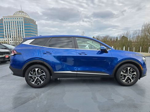 Certified 2025 Kia Sportage EX image 3