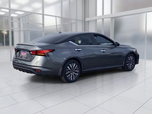New 2025 Nissan Altima 2.5 SV image 6