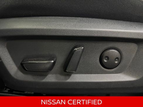 Certified 2025 Nissan Rogue SV image 27