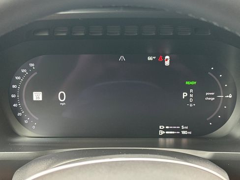 Certified 2023 Volvo XC90 T8 Plus AWD/4WD image 32
