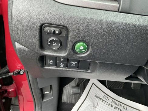 Used 2025 Honda Ridgeline Sport image 22