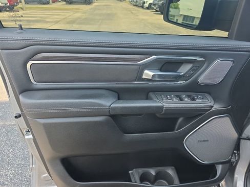 Used 2025 RAM 1500 Laramie AWD/4WD image 14