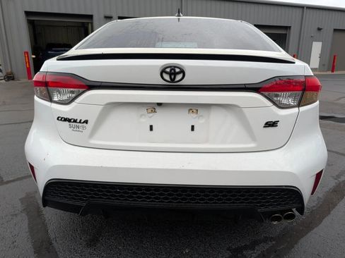 Used 2022 Toyota Corolla SE FWD image 3