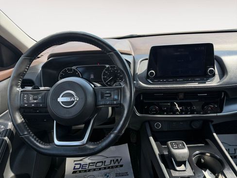 Used 2023 Nissan Rogue SV w/ SV Premium Package image 13