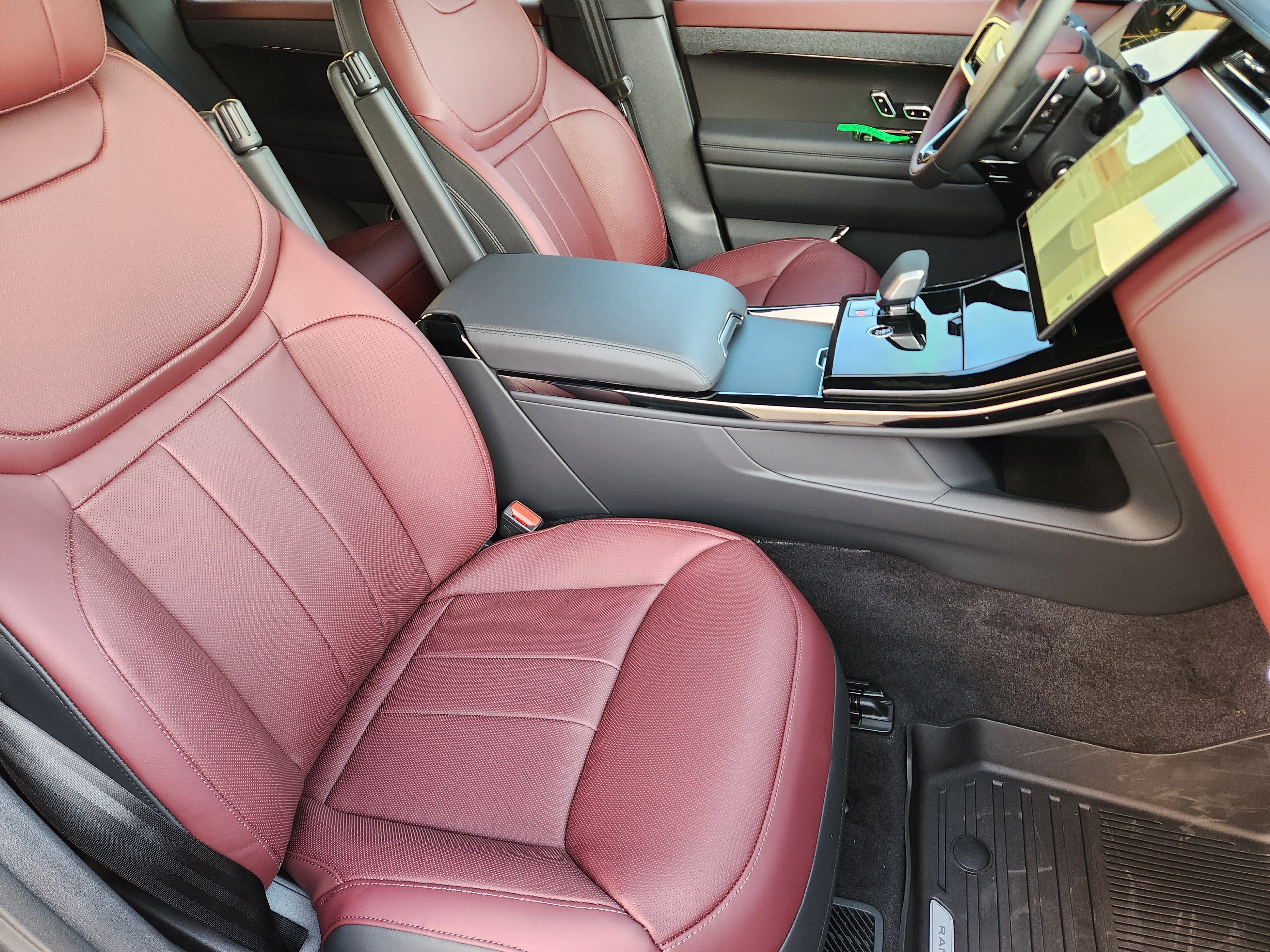 New 2026 Land Rover Range Rover Sport Dynamic SE AWD/4WD image 13