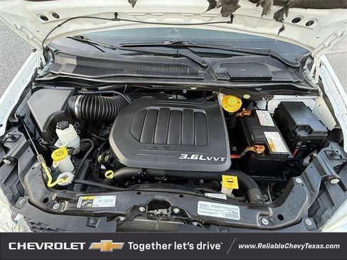 Used 2016 Dodge Grand Caravan SE image 29