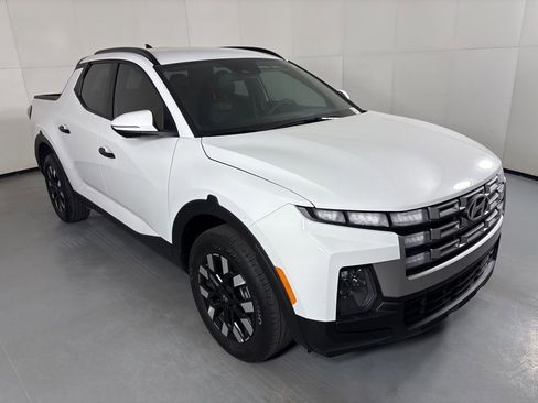 Used 2025 Hyundai Santa Cruz SEL AWD/4WD image 2