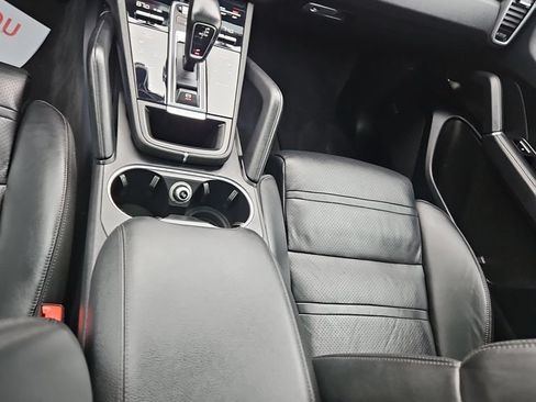 Used 2019 Porsche Cayenne AWD/4WD image 27