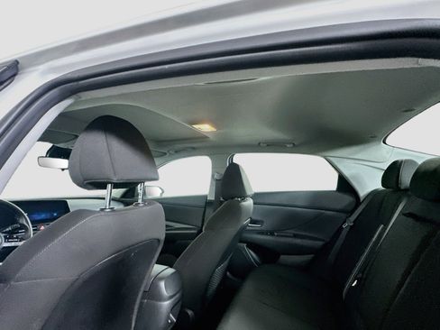 Used 2025 Hyundai Elantra SEL FWD image 26