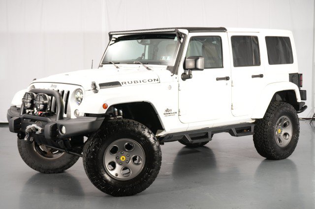 Used 2014 Jeep Wrangler Unlimited Rubicon w/ Connectivity Group AWD/4WD image 3