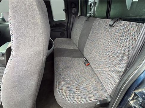 Used 2002 Dodge Ram 2500 Truck SLT image 22