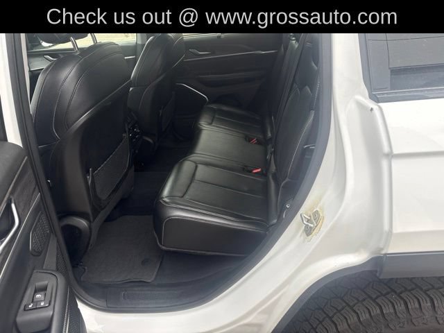 Used 2023 Jeep Grand Cherokee Limited w/ Luxury Tech Group II AWD/4WD image 29