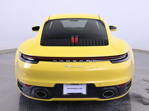 Used 2024 Porsche 911 Carrera image 6