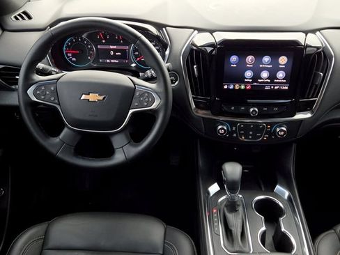 Used 2023 Chevrolet Traverse LT w/ Rear Camera Mirror Package AWD/4WD image 27