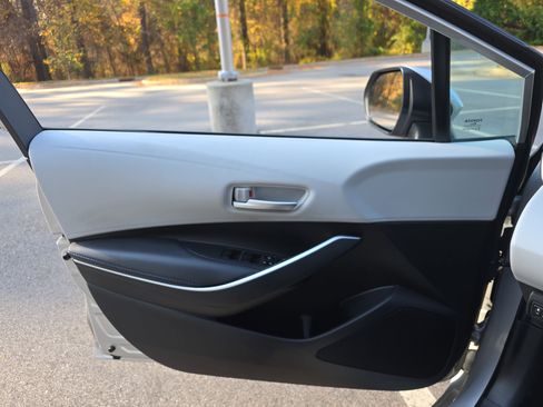 Used 2020 Toyota Corolla SE image 26