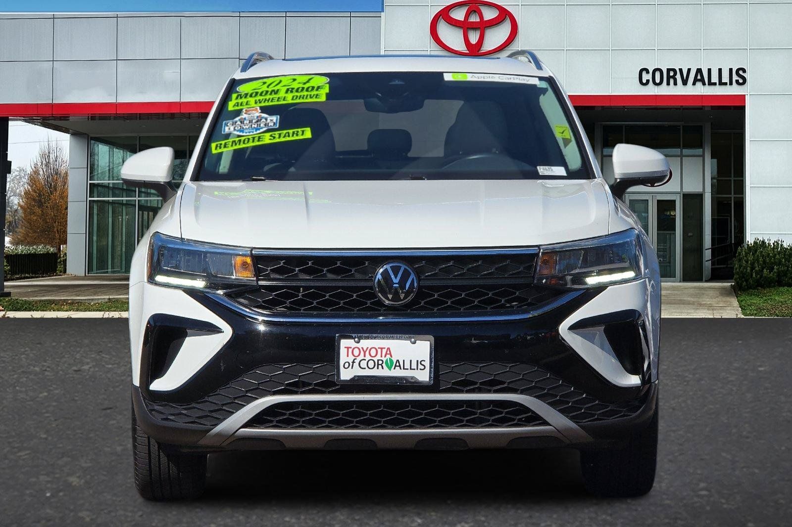 Used 2024 Volkswagen Taos SE AWD/4WD image 9