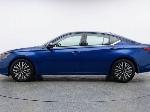 Used 2025 Nissan Altima 2.5 SV image 5