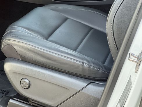 Certified 2022 Mercedes-Benz GLE 350 4MATIC w/ Premium Package image 19