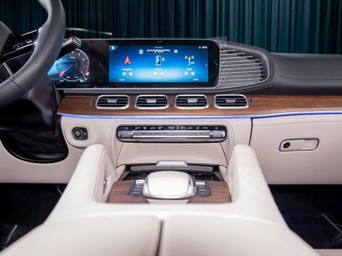 New 2026 Mercedes-Benz GLS 580 4MATIC image 20