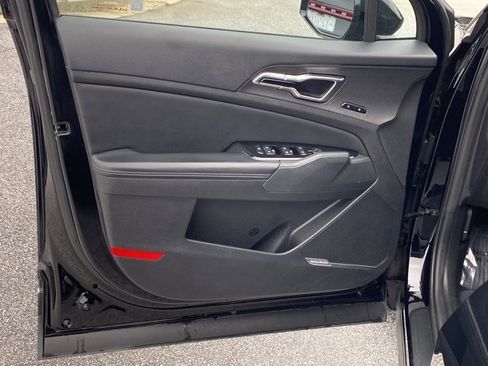 Used 2023 Kia Sportage SX image 22