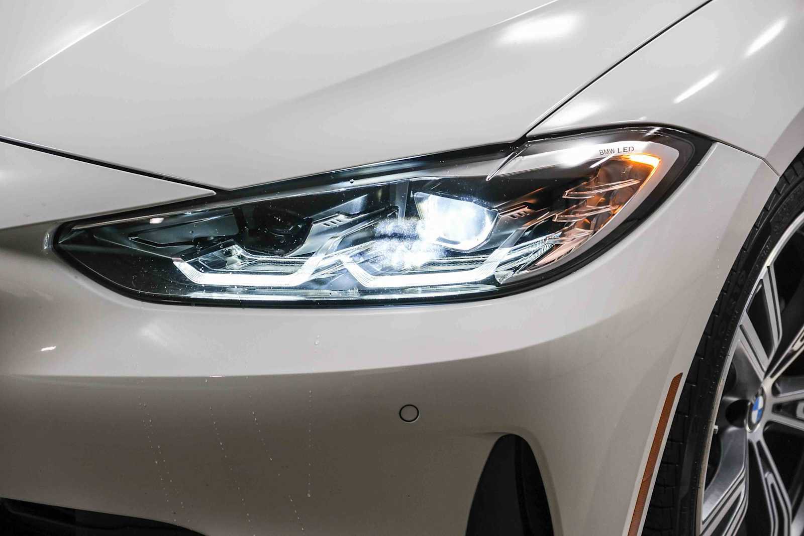 Used 2024 BMW 430i Coupe w/ Convenience Package RWD image 12