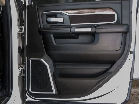 Used 2019 RAM 2500 Laramie AWD/4WD image 40