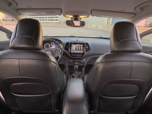 Used 2020 Jeep Cherokee Limited AWD/4WD image 17