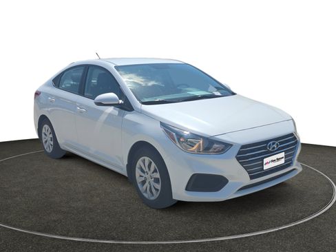 Used 2021 Hyundai Accent SE FWD image 8