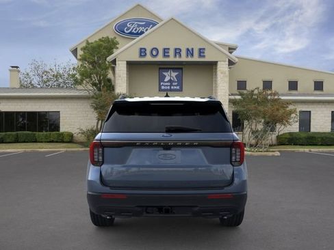 Used 2026 Ford Explorer Active RWD image 5