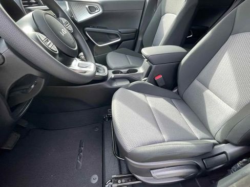 New 2025 Kia Soul LX image 14