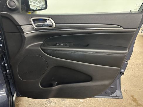 Used 2019 Jeep Grand Cherokee Limited AWD/4WD image 18