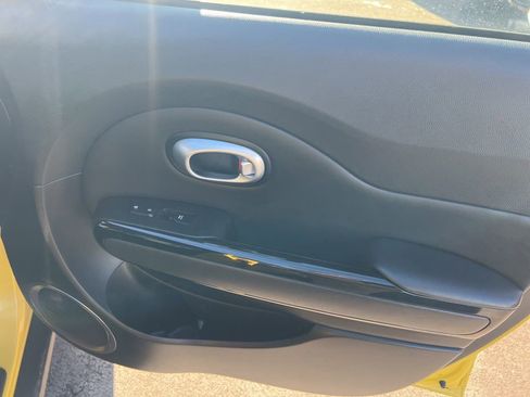 Used 2015 Kia Soul ! w/ Sun & Sound Package image 23