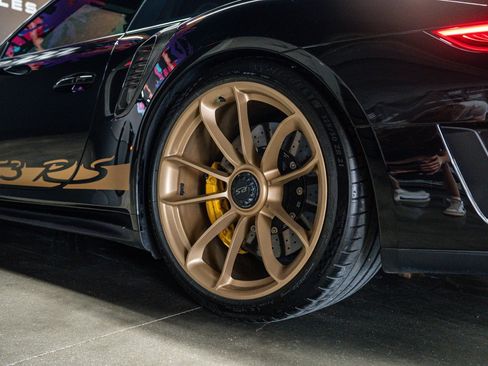 Used 2019 Porsche 911 GT3 RS w/ Weissach Package RWD image 17