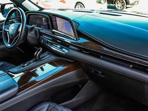 Used 2022 Cadillac Escalade ESV Sport Platinum w/ LPO, ONYX Package image 44