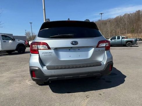 Used 2018 Subaru Outback 2.5i Limited AWD/4WD image 7