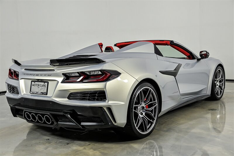Used 2023 Chevrolet Corvette Z06 w/ Chrome Exterior Badge Package RWD image 9