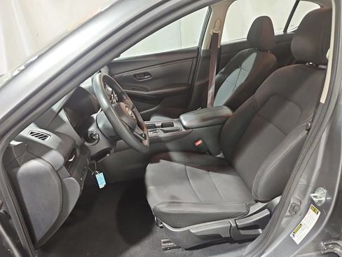 Used 2024 Nissan Sentra S FWD image 2
