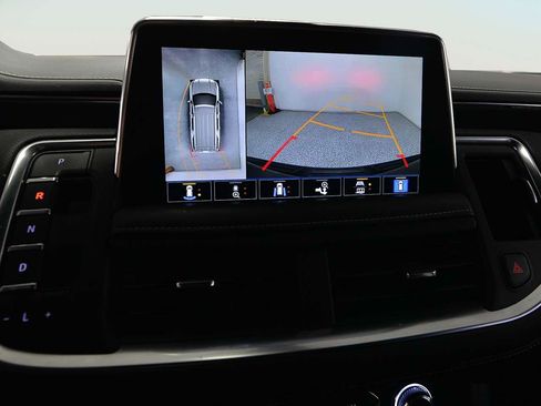 Used 2021 GMC Yukon SLT w/ SLT Luxury Package image 16