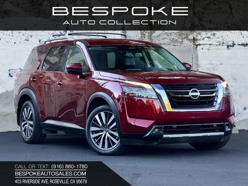 Used 2022 Nissan Pathfinder Platinum w/ Cargo Package FWD image 1