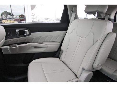 Certified 2022 Kia Sorento SX FWD image 12