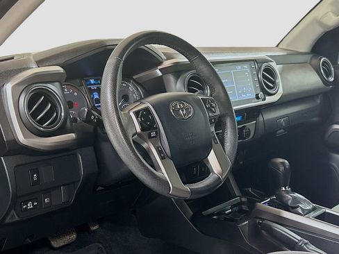Used 2023 Toyota Tacoma SR5 w/ Technology Package AWD/4WD image 7