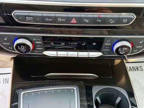 Used 2019 Audi Q7 3.0T Premium Plus w/ Premium Plus Package AWD/4WD image 32