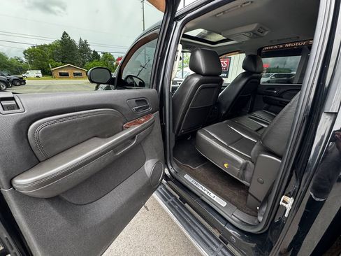 Used 2011 GMC Sierra 2500 Denali w/ LPO, Protection Package AWD/4WD image 37