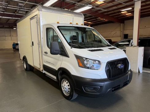 Used 2022 Ford Transit 350 DRW RWD image 5