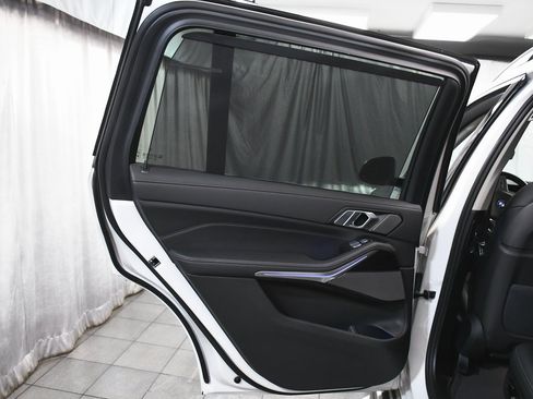 Used 2026 BMW X7 xDrive40i image 11