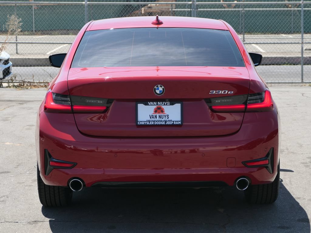 Used 2021 BMW 330e w/ Premium Package RWD image 5